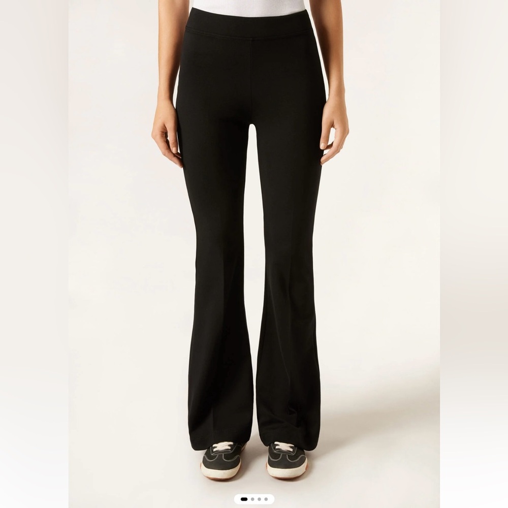 (never worn) Calzedonia Flared Pants (black S)